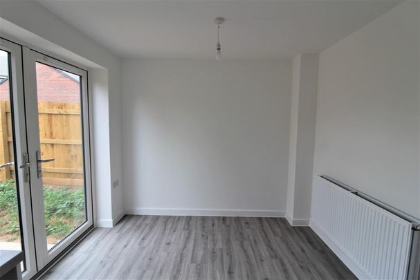 3 bedroom semi-detached house to rent - Photo 1