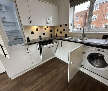 4 bedroom terraced house to rent - Photo 2