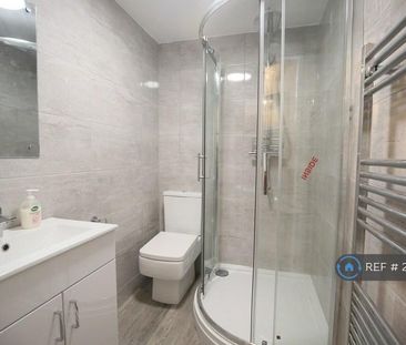 1 bedroom in a house share to rent - Photo 6