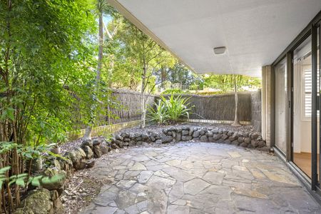 OPEN PLAN OVERSIZED LIVING - WALKING DISTANCE TO CHATSWOOD WESTFIELD - Photo 4