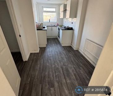 3 bedroom terraced house to rent - Photo 6