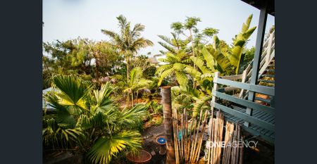 PRIVATE COASTAL OASIS WITH PANORAMIC WATER VIEWS - Photo 2