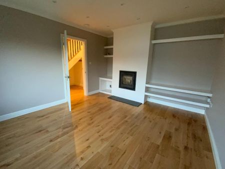 5 bedroom detached house to rent - Photo 2