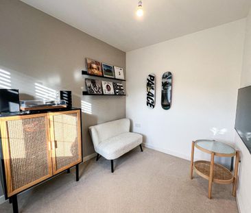 3 bedroom semi-detached house to rent - Photo 3