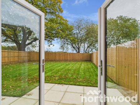 3 bedroom semi-detached house to rent - Photo 5