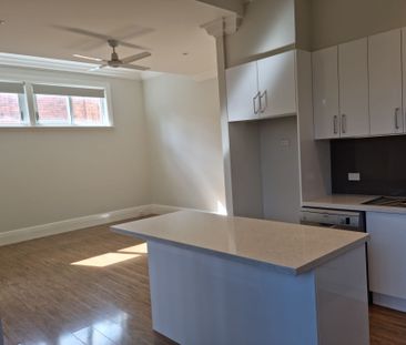 Modern Townhouse Living in the Heart of Albury - Photo 2