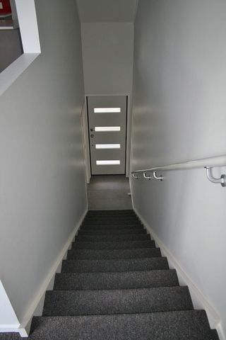 Warm & Quiet One bedroom Townhouse with Garage - Photo 3