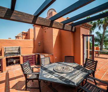 Townhouse in Marbella - Photo 2