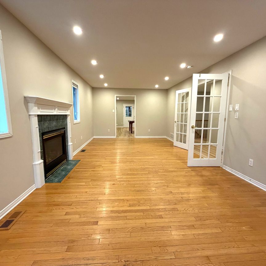 For Lease - 1 West Ridge Drive, Stittsville - Munster - Richmond, Ontario - Photo 1