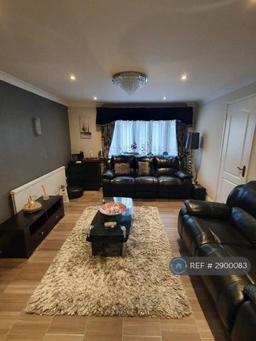 3 bedroom terraced house to rent - Photo 4