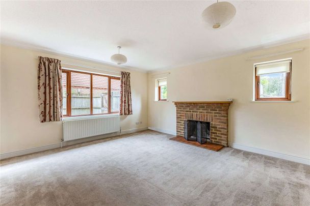 Spacious four bedroom detached house positioned within a desirable residential setting - Photo 1