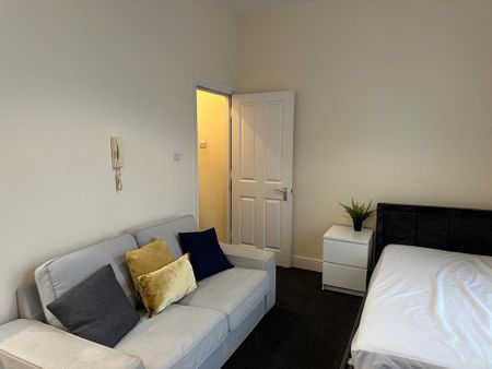 Studio to rent - Photo 2