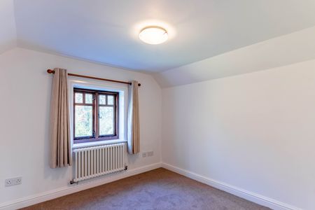 3 bed semi-detached cottage to rent in Holywell Lane, Birmingham, B45 - Photo 4