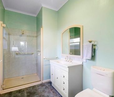 Cheltenham - Photo 5