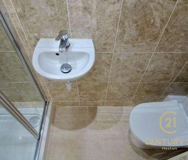 Elizabethan Way, TW19 - Photo 5