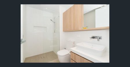 "Charming One Bed Room West End Home for Rent: Your Perfect Urban Oasis Awaits! " - Photo 5