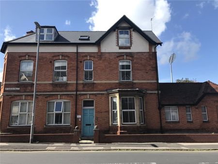 Freemantle House, 21 Priory Avenue, Taunton, Somerset, TA1 - Photo 3