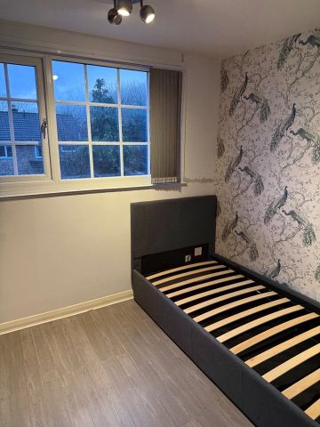 3 Bed Semi-Detached House, Birkdale Mount, LS17 - Photo 4