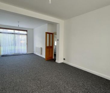 3 bedroom end of terrace house to rent - Photo 1