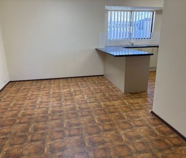 FAMILY HOME IN THE RHSZ! - Photo 5