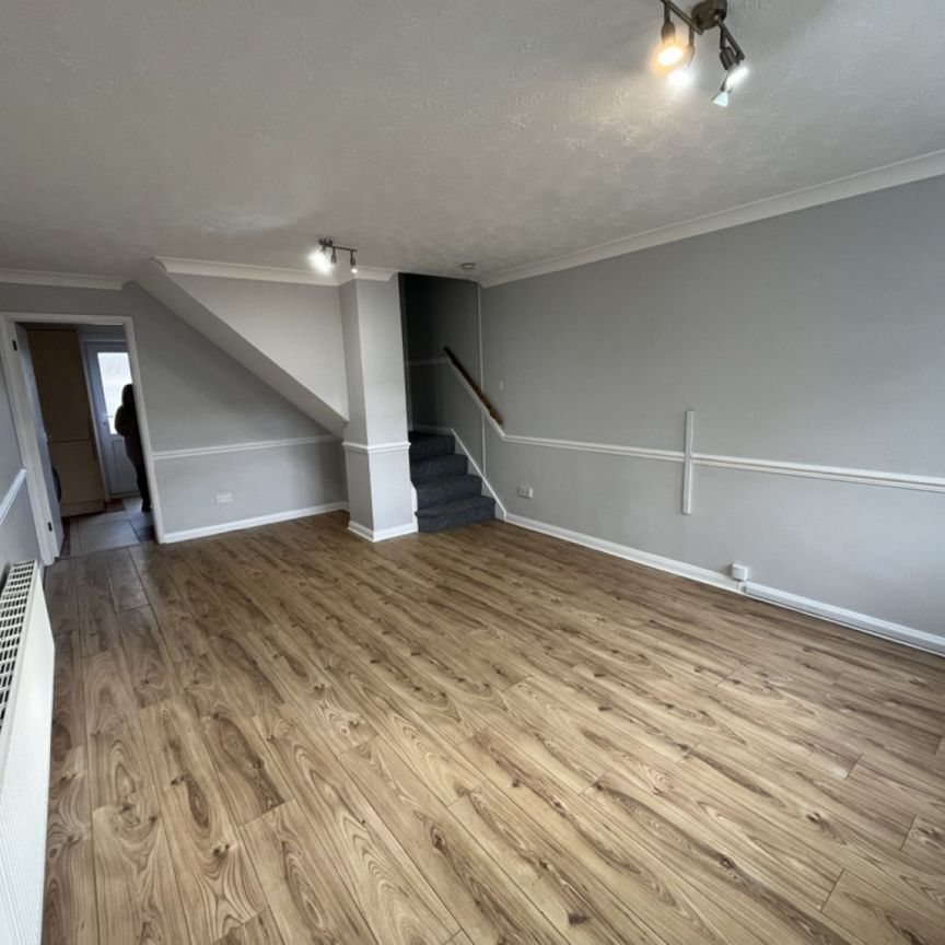 2 Bed Heather Close - Photo 1