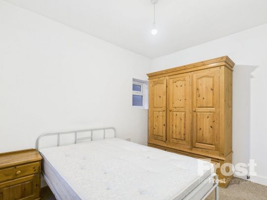 Staines Road, Feltham,TW14 - Photo 1