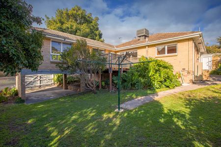 Thinking of selling? Contact our agent - Photo 5