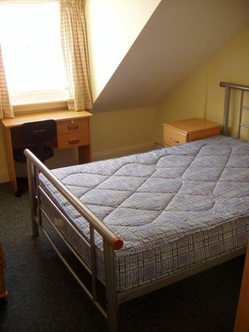 4 bedroom flat to rent - Photo 5