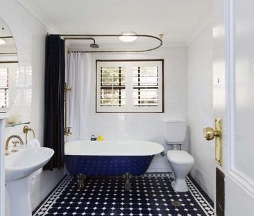 Three Bedroom Renovated Terrace with Detached Studio - Photo 6