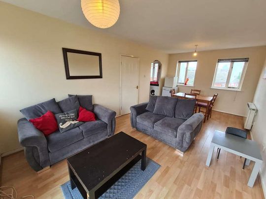 Stretford Road, Hulme, Manchester, M15 - Photo 1