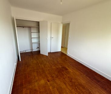 Location Appartement 3 pièces 76m² - Photo 2