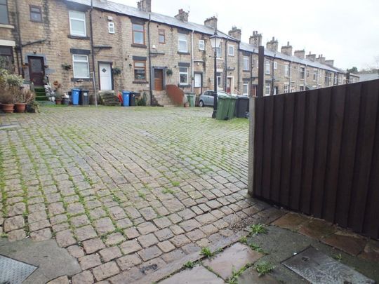 2 bedroom terraced house to rent - Photo 1