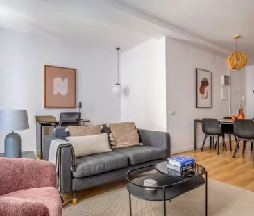 Carrer de Martínez de la Rosa, Barcelona, Catalonia 08012 - Photo 6