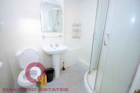 3 bedroom apartment to rent - Photo 3