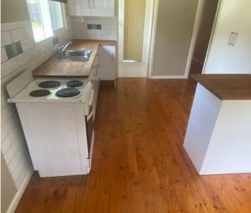 32 Neilson Street, Garran ACT, Belconnen - Photo 4