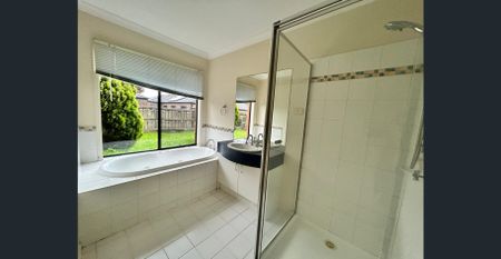 FAMILY HOME IN BERWICK SPRINGS ESTATE - Photo 4