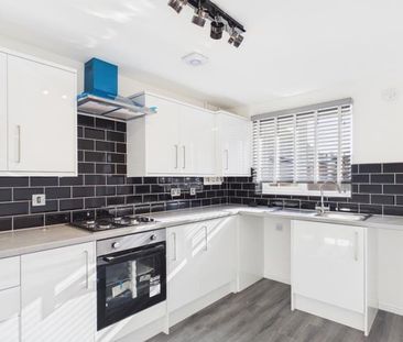 Thatcham Avenue, Kingsway, Gloucester - Photo 3