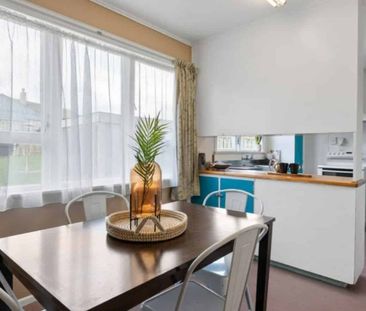 3 Bedrooms - Photo 2