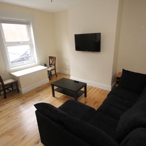 Quarry Street, Woodhouse, Leeds, LS6 2JU - Photo 1