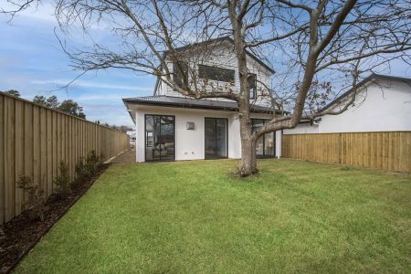 Contemporary Highlands Living with Designer Appeal - Photo 3