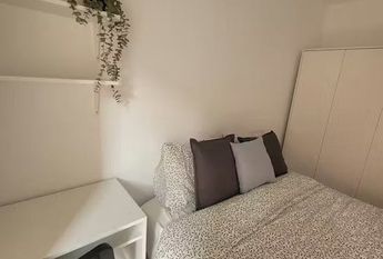 Carrer de Sant Lluís Bertran, Torrent, Valencian Community 46900