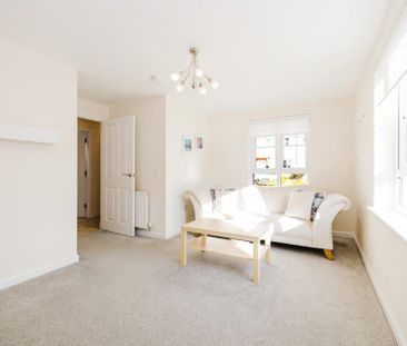 3 bedroom end of terrace house to rent - Photo 1