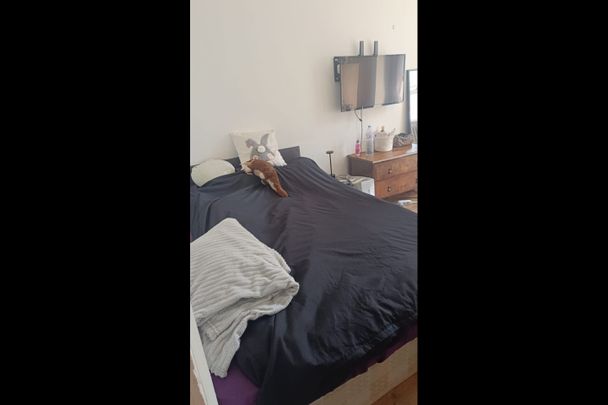 Bedsit, Camden Street, NW1 - Photo 1