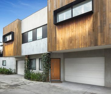 MODERN TOWNHOUSE l BOUTIQUE BLOCK l PERFECT LOCATION - Photo 1