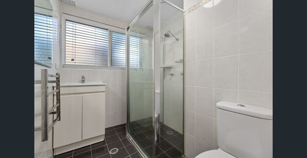 Charming Apartment - Photo 1