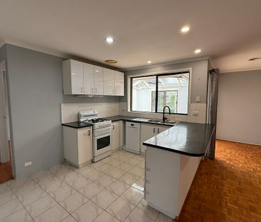 7 Greenhill Rise, Hampton Park VIC - Photo 6