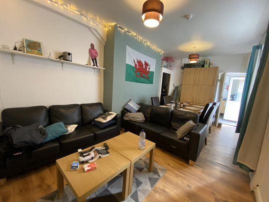 6 bedroom house to rent - Photo 1