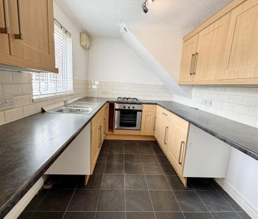 2 bedroom terraced house to rent - Photo 2