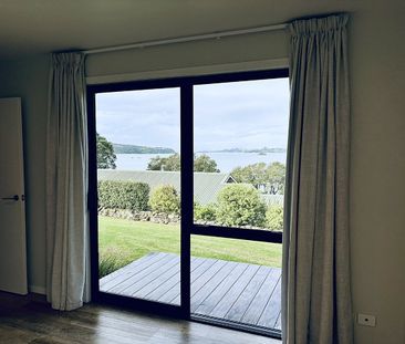 MODERN HOME WITH STUNNING INLET VIEWS – RANGITANE LOCATION - Photo 2
