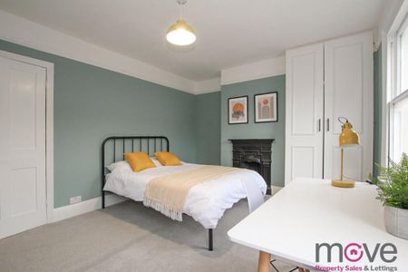 4 bedroom semi-detached house to rent - Photo 4